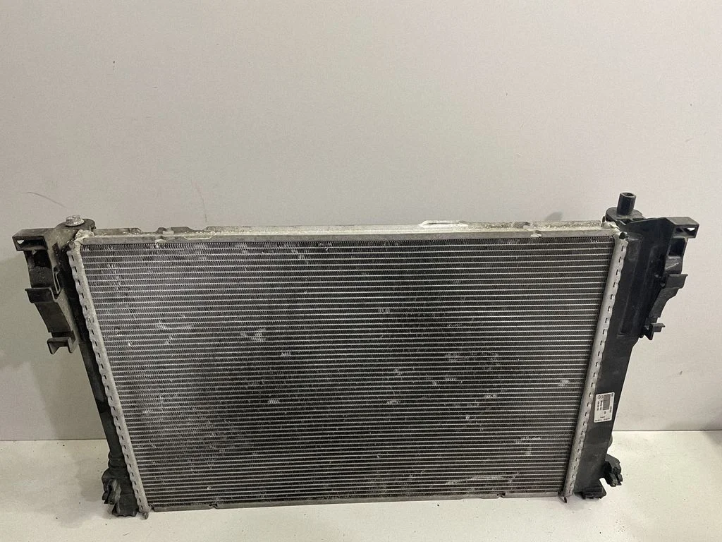 Jahutusvedeliku radiaator – Mercedes-Benz GLC-klass C253 (2016-)