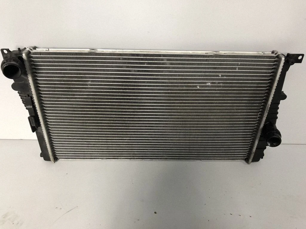 Dzesēšanas šķidruma radiators – BMW 4. sērija F32 F33 (2013-2020)