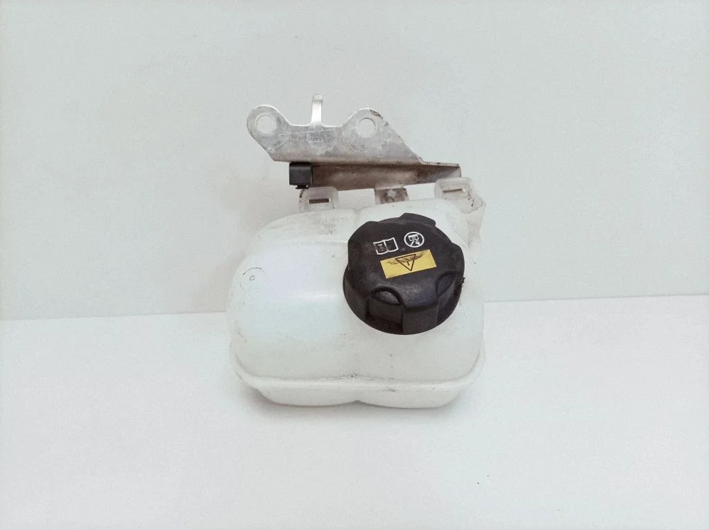 Coolant expansion tank/reservoir – BMW i8 (2014-)