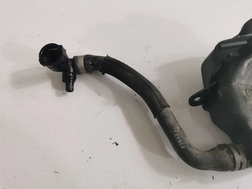 Coolant expansion tank/reservoir 7632212
