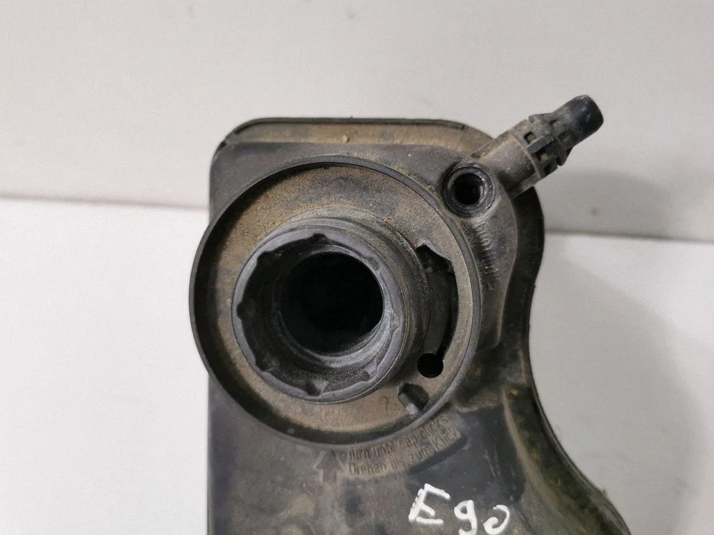 Coolant expansion tank/reservoir – BMW 3 Series E90 E91 (2005-2012)