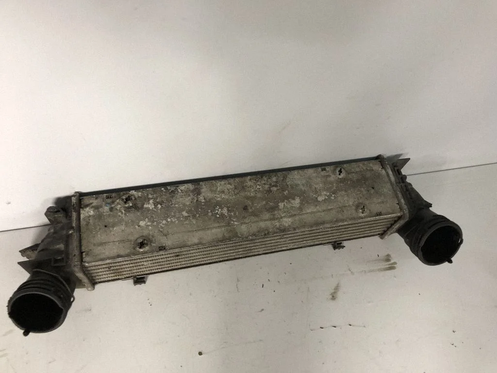 Starpdzesētāja (interkūlera) radiators – BMW 1. sērija E81 E87 (2004-2011)
