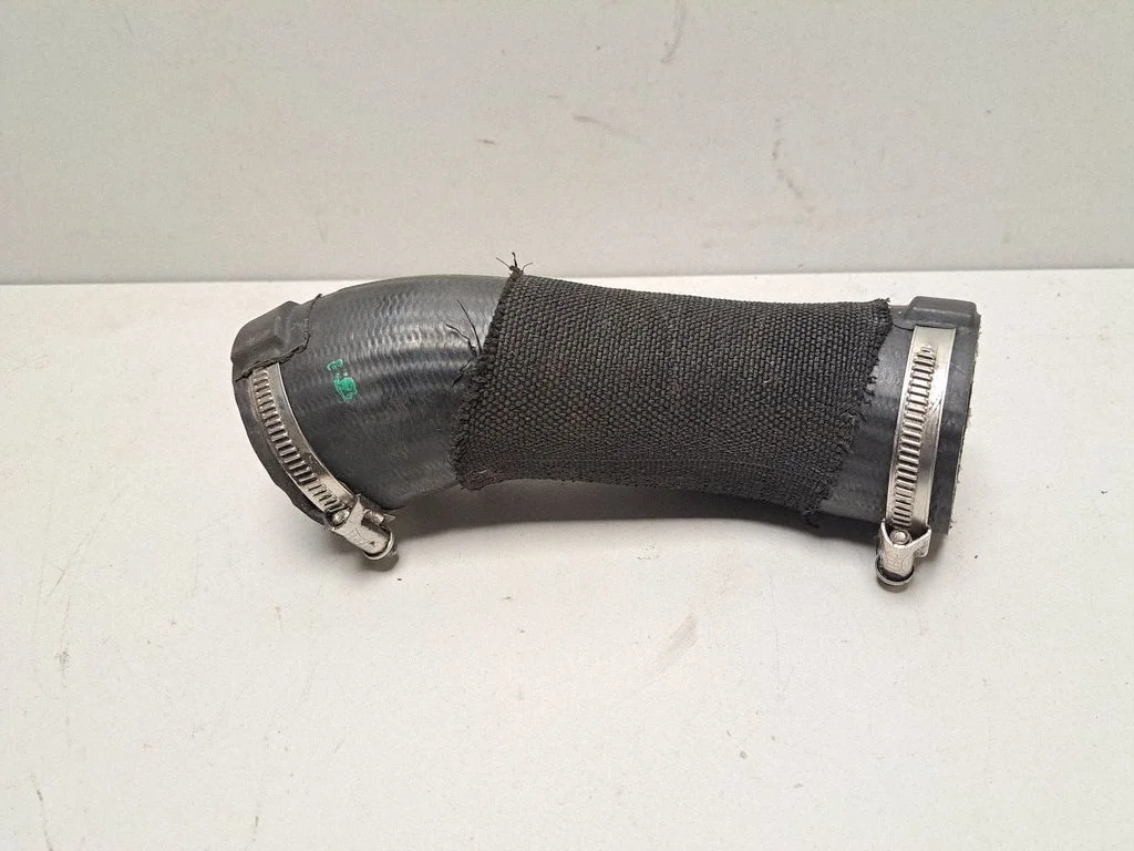 Vahejahuti voolik (-ud)/ toru (-d) 95B145993G – Porsche Macan (95B) (2019-)