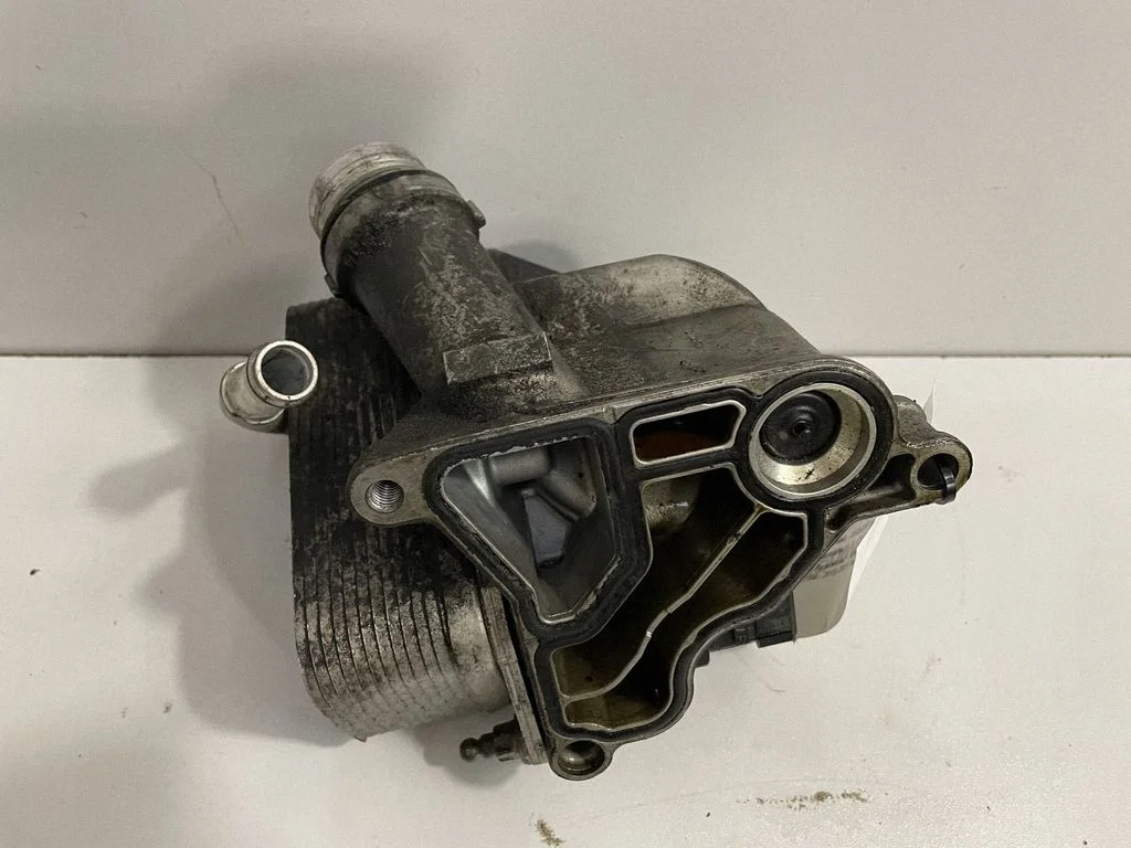 Motora eļļas radiators – BMW 7. sērija F01 F02 F03 F04 (2008-2016)