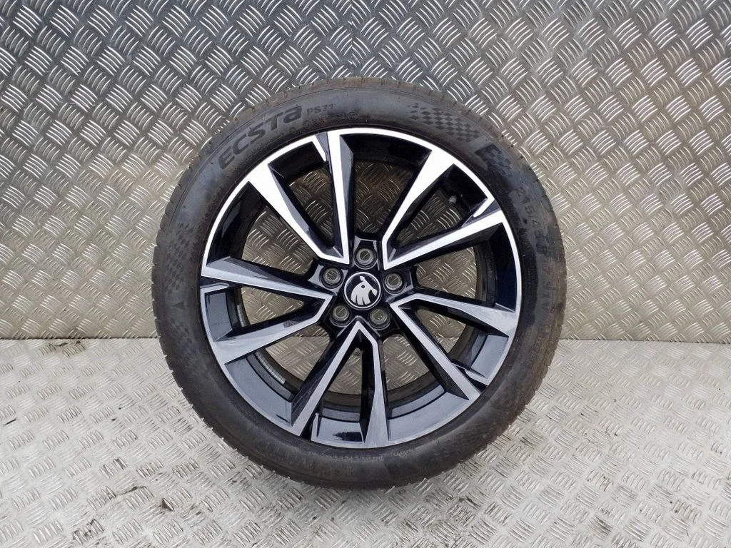 R17 alloy rim 6VA601025F