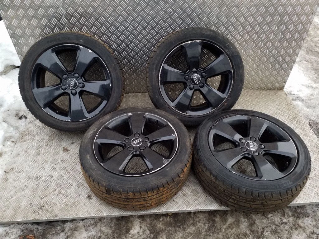 R17 alloy rim 8V0601025BK
