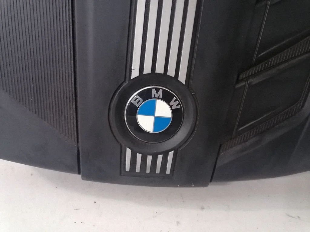 Dzinēja pārsegs (apdare) – BMW 5. sērija F10 F11 (2009-2016)