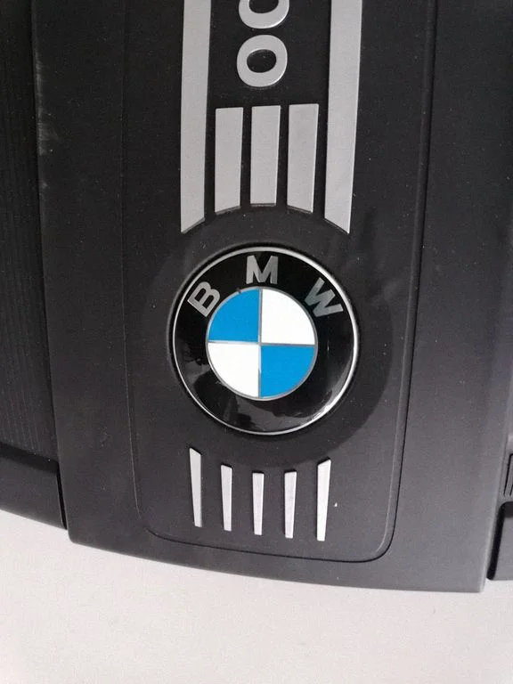 Osłona silnika (pokrywa) – BMW Seria 5 F10 F11 (2009-2016)