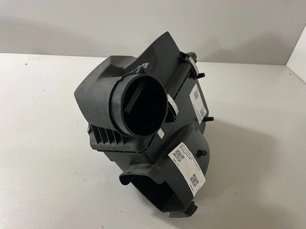 Obudowa filtra powietrza – BMW Seria 3 G20 G21 (2019-)