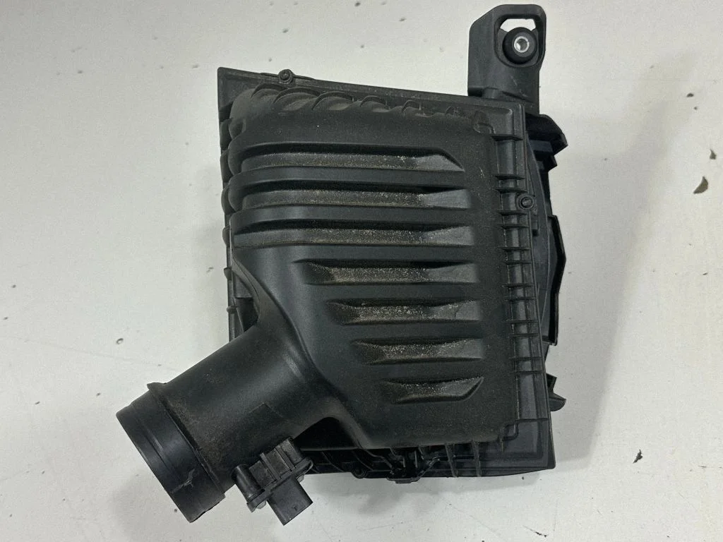 Air filter box 8655834