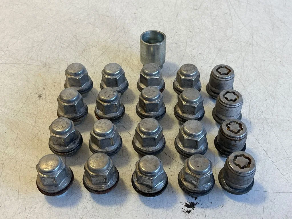 Nuts/bolts