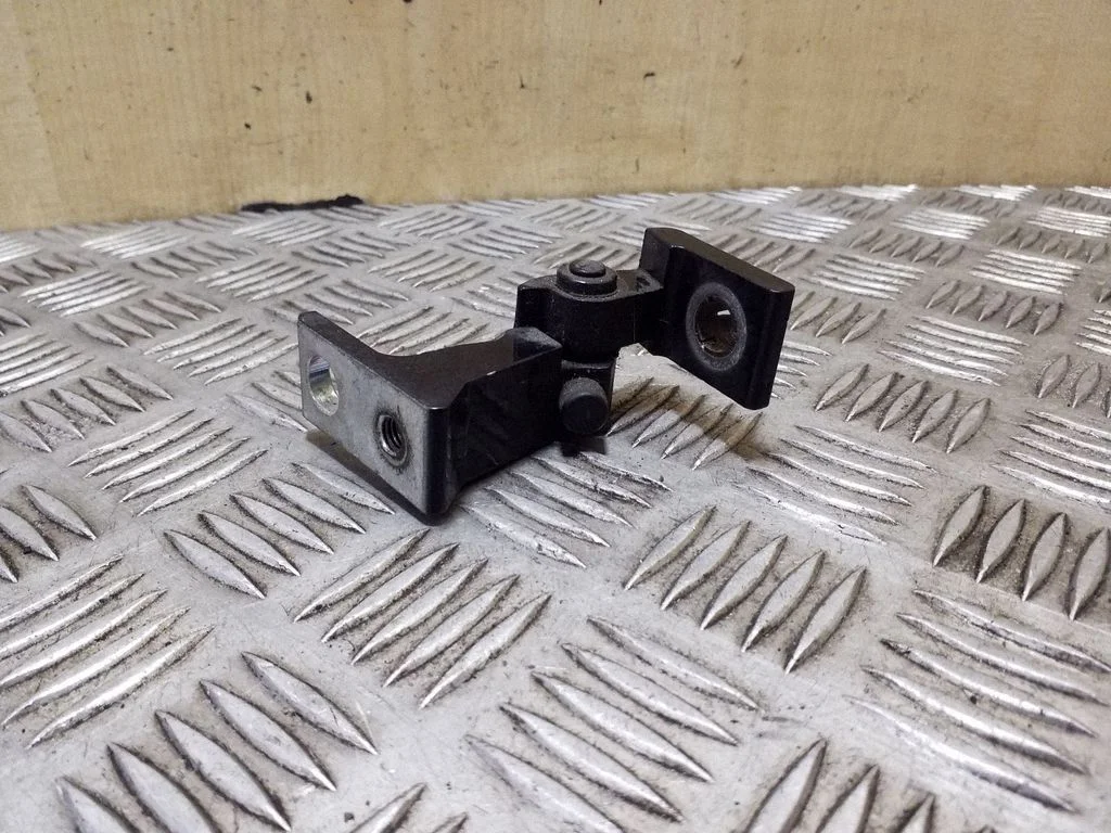 Front door lower hinge 8K0831402A