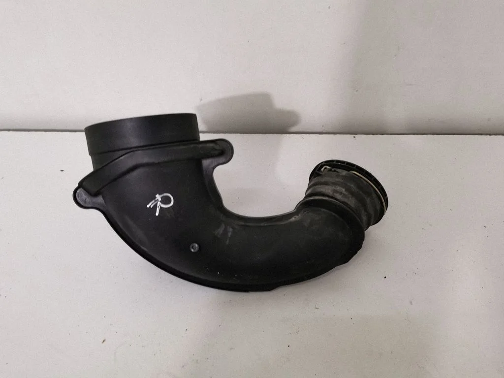 Air intake hose/pipe 8689758 – BMW X7 G07 (2018-)