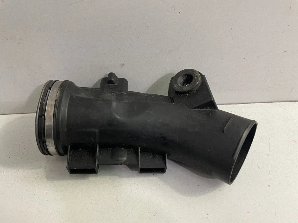 Air intake hose/pipe – BMW 5 Series F10 F11 (2009-2016)