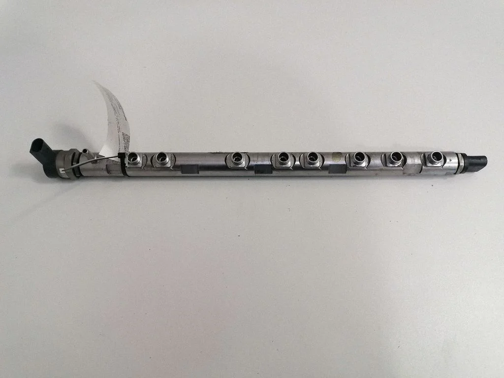 Degvielas maģistrālā caurule – BMW 3. sērija F30 F35 F31 (2012-2018)