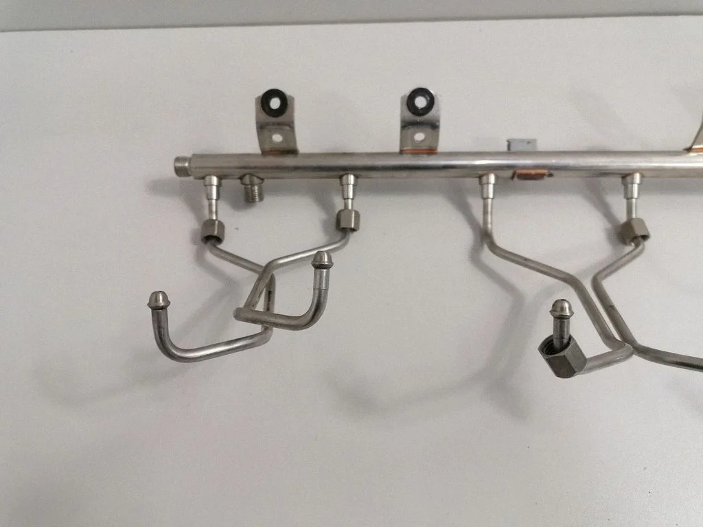 Degvielas maģistrālā caurule – BMW Series 4 M4 F82 F83 (2014-2020)