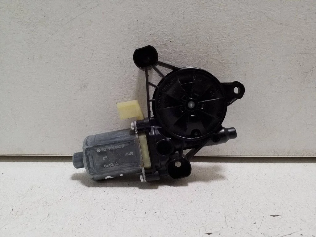 Varikliukas priekinio langų pakėlėjo