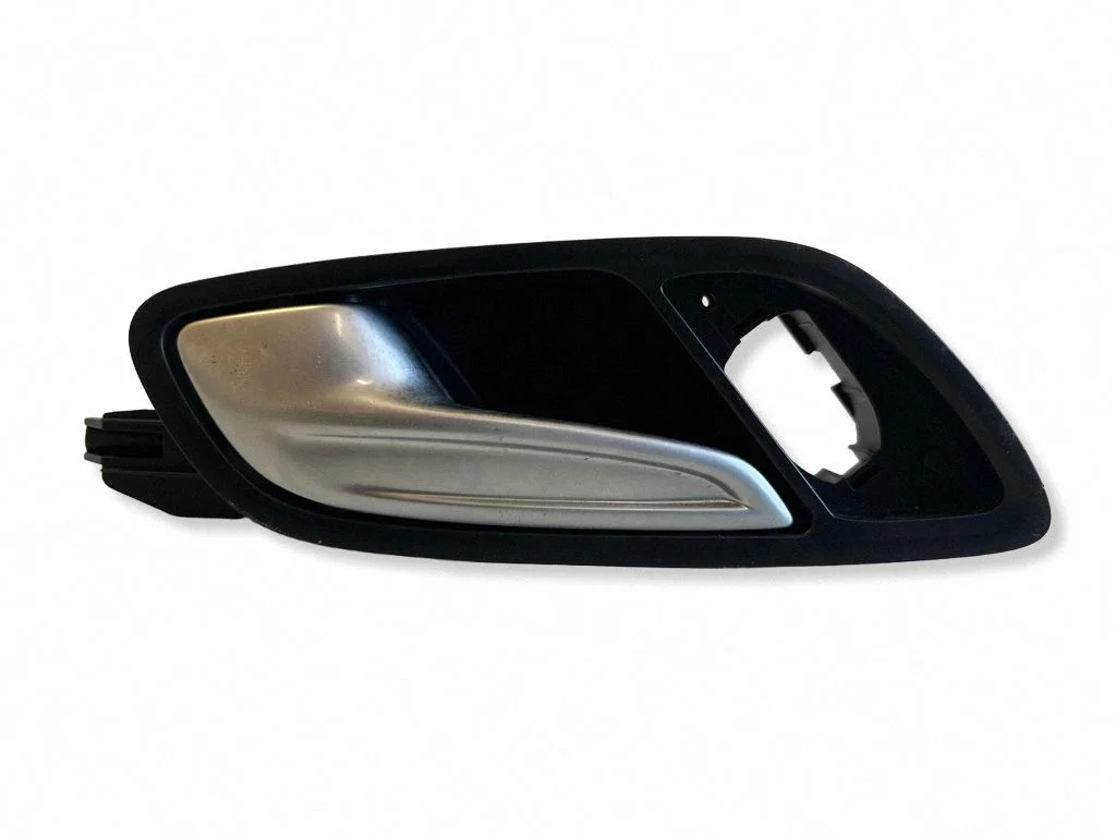Front door interior handle 8J1837019