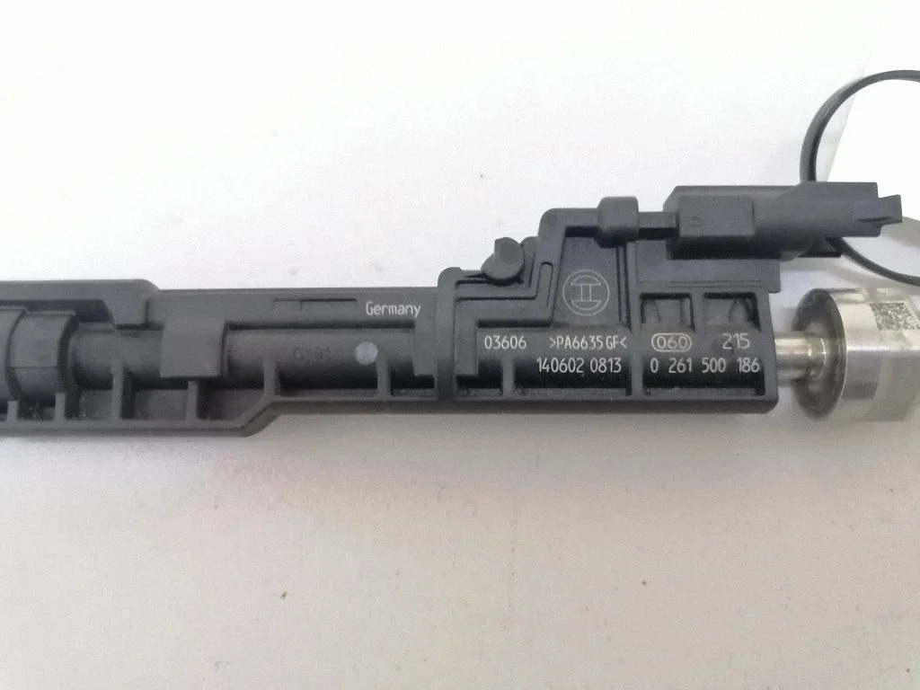 Sprausla (-as) (inžektors (-i))