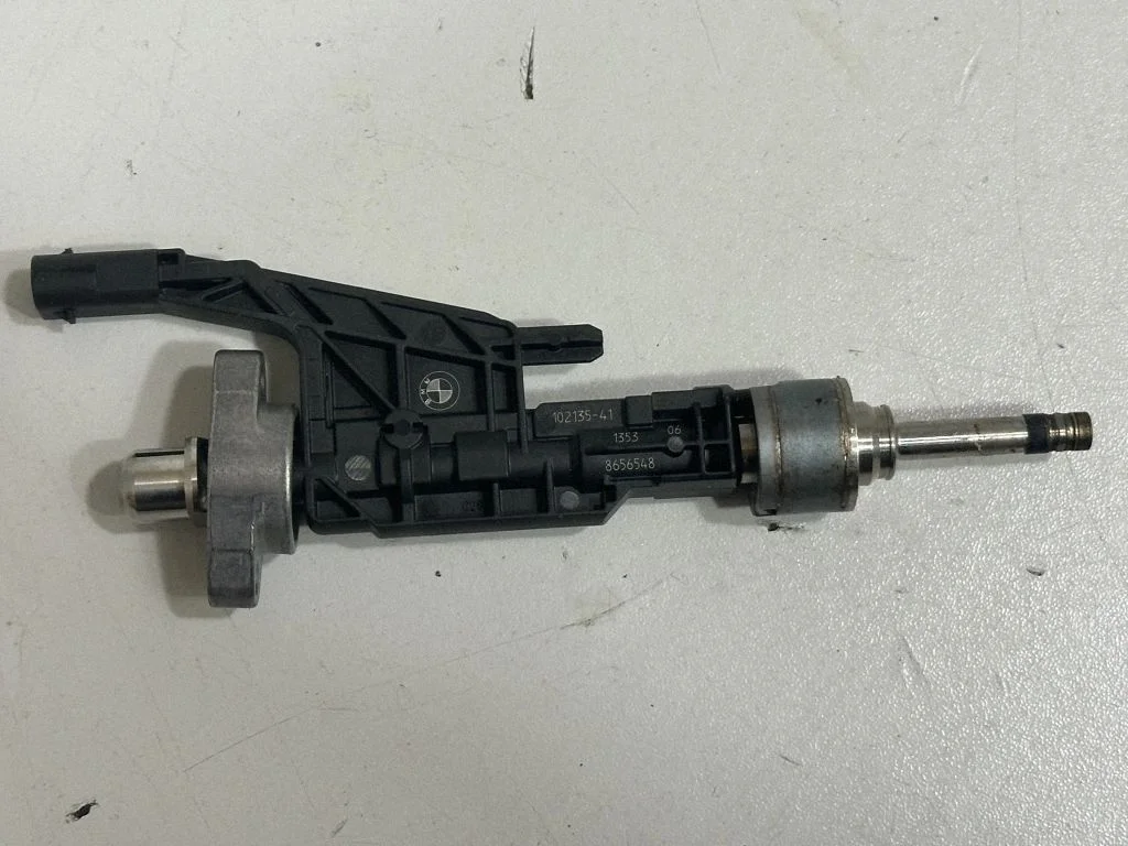 Fuel injector 8656548
