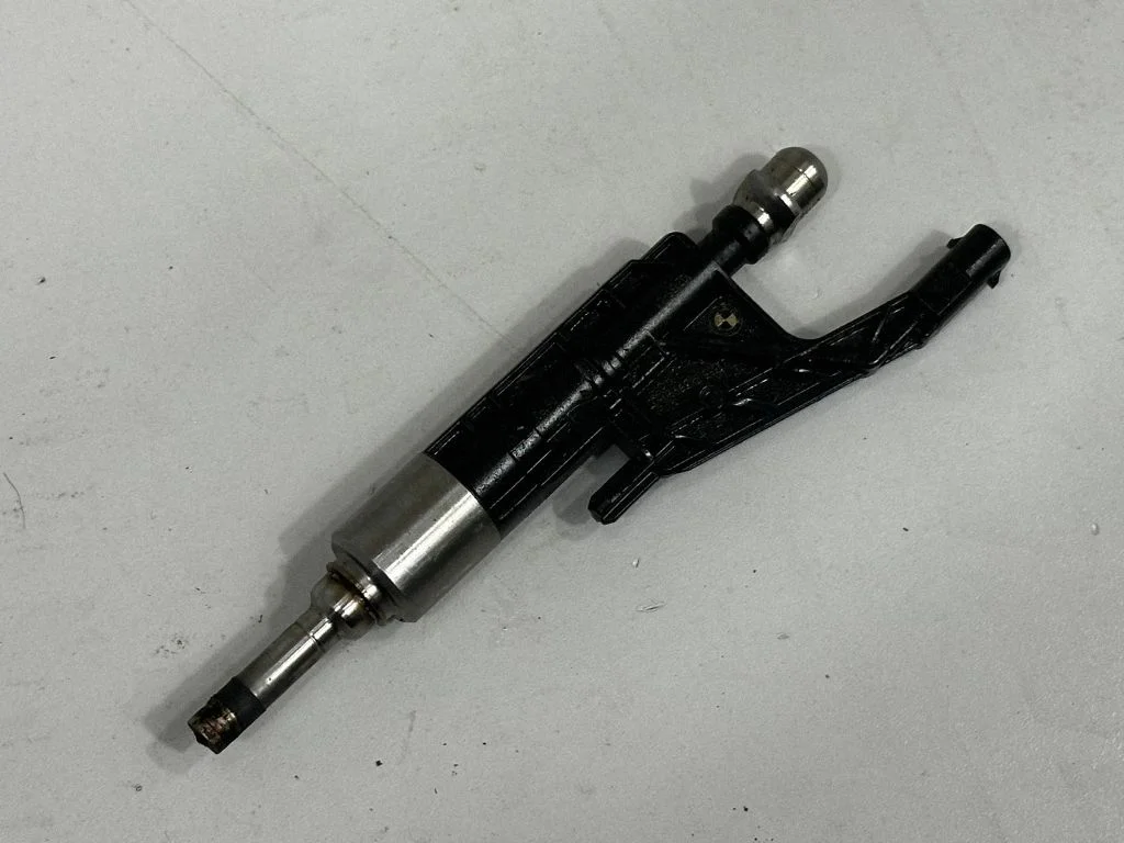 Sprausla (-as) (inžektors (-i)) – BMW 3. sērija F30 F35 F31 (2012-2018)