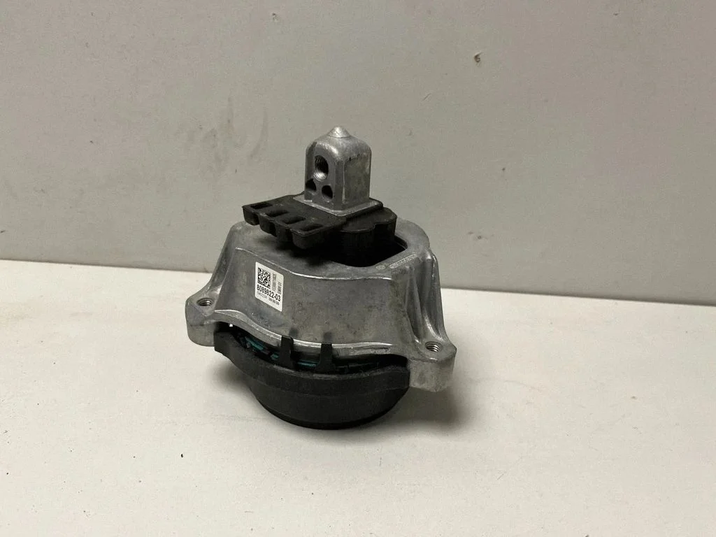 Engine mount bracket – BMW XM (2022-)