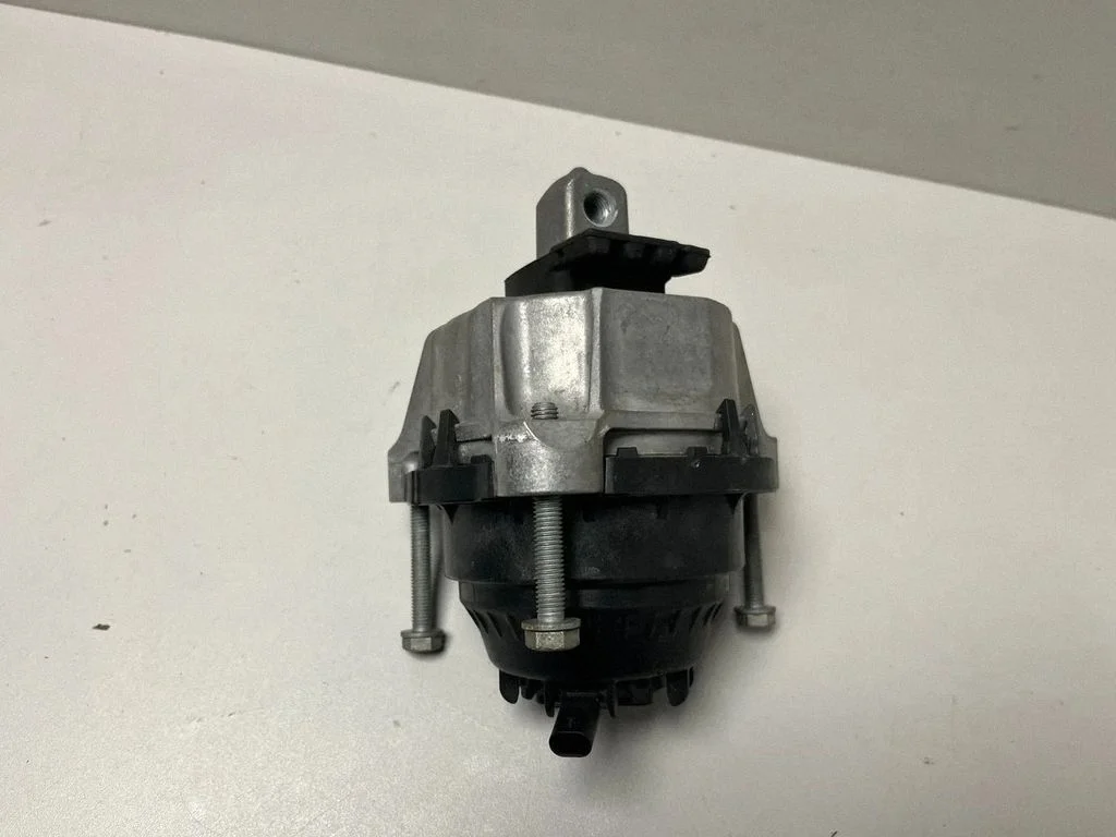 Engine mount bracket 9846461 – BMW X7 G07 (2018-)
