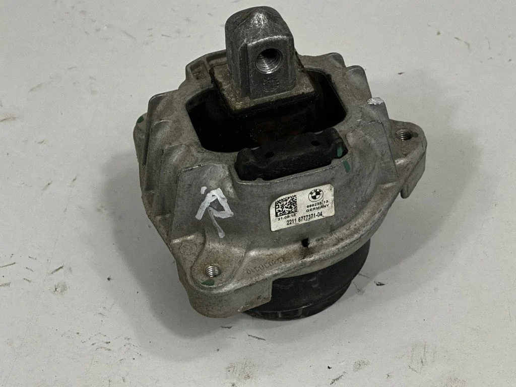 Engine mount bracket – BMW 5 Series F10 F11 (2009-2016)
