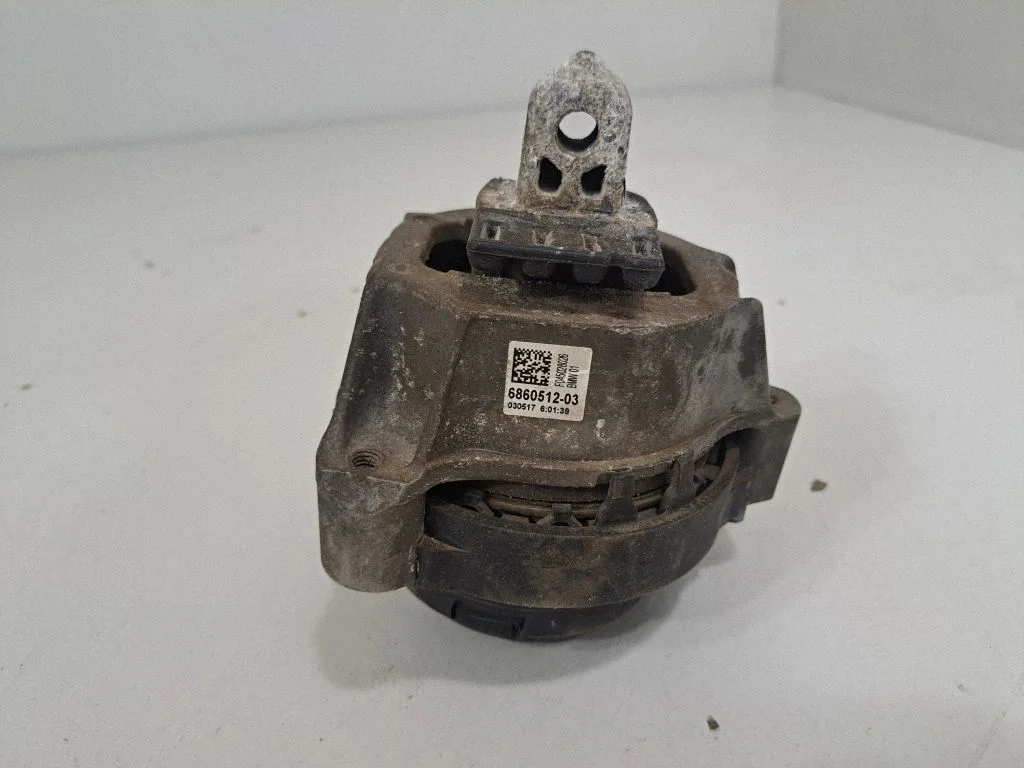 Dzinēja spilvens – BMW 5. sērija G30 G31 G38 (2016-)