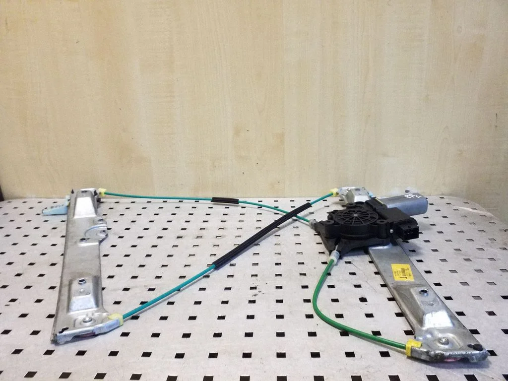Esiukse elektriline aknatõstuk mootoriga 541613212