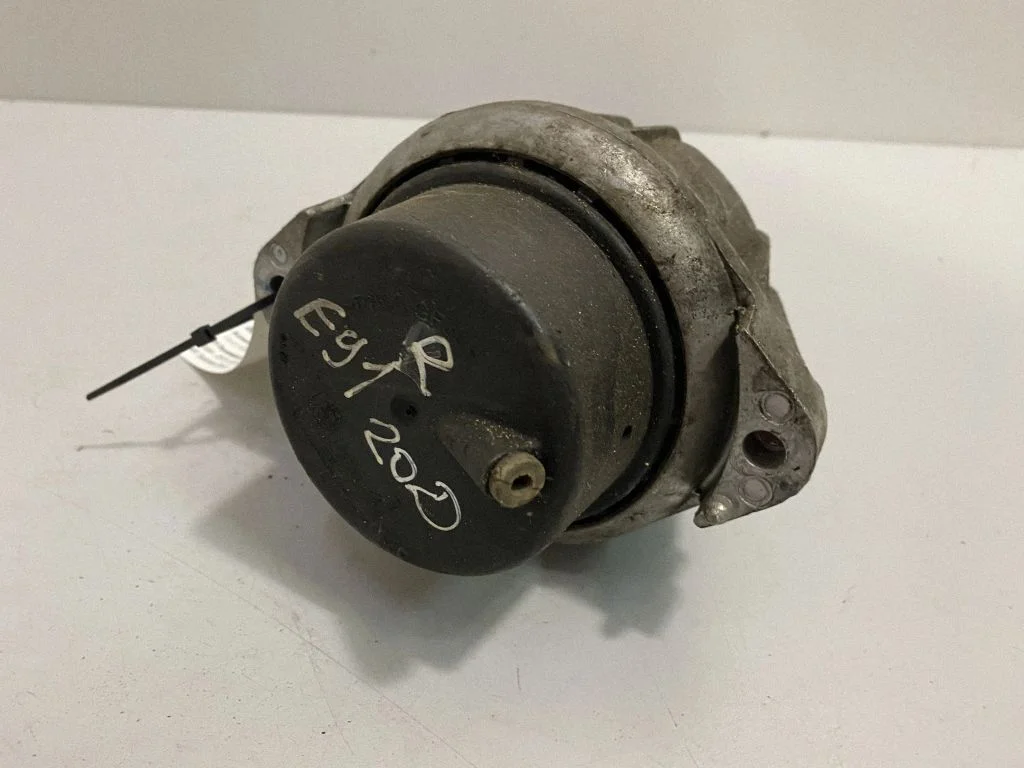 Dzinēja spilvens – BMW 3. sērija E90 E91 (2005-2012)