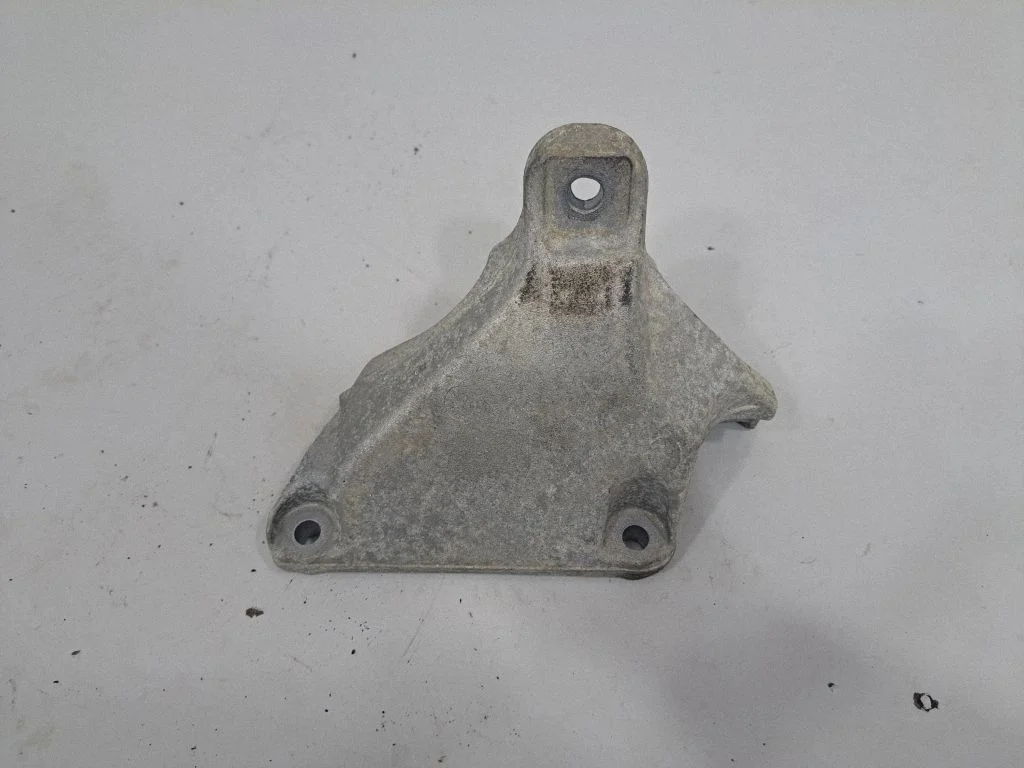 Engine mounting bracket – BMW 4 Series F32 F33 (2013-2020)