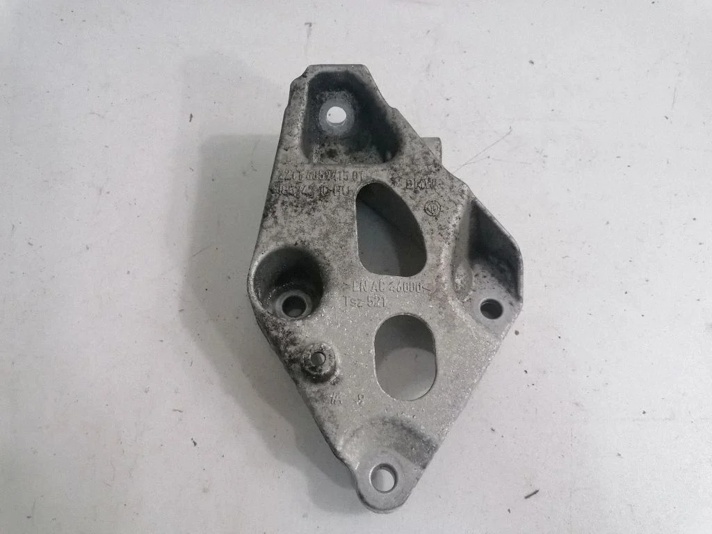 Engine mounting bracket – BMW 4 Series F32 F33 (2013-2020)
