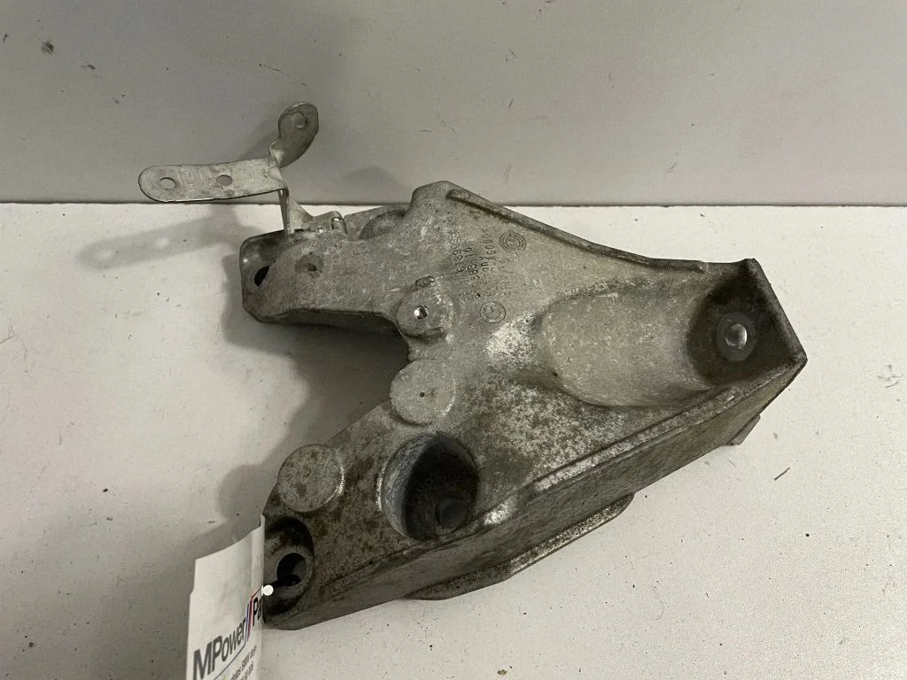 Dzinēja stiprinājuma kronšteins – BMW Series 4 M4 F82 F83 (2014-2020)