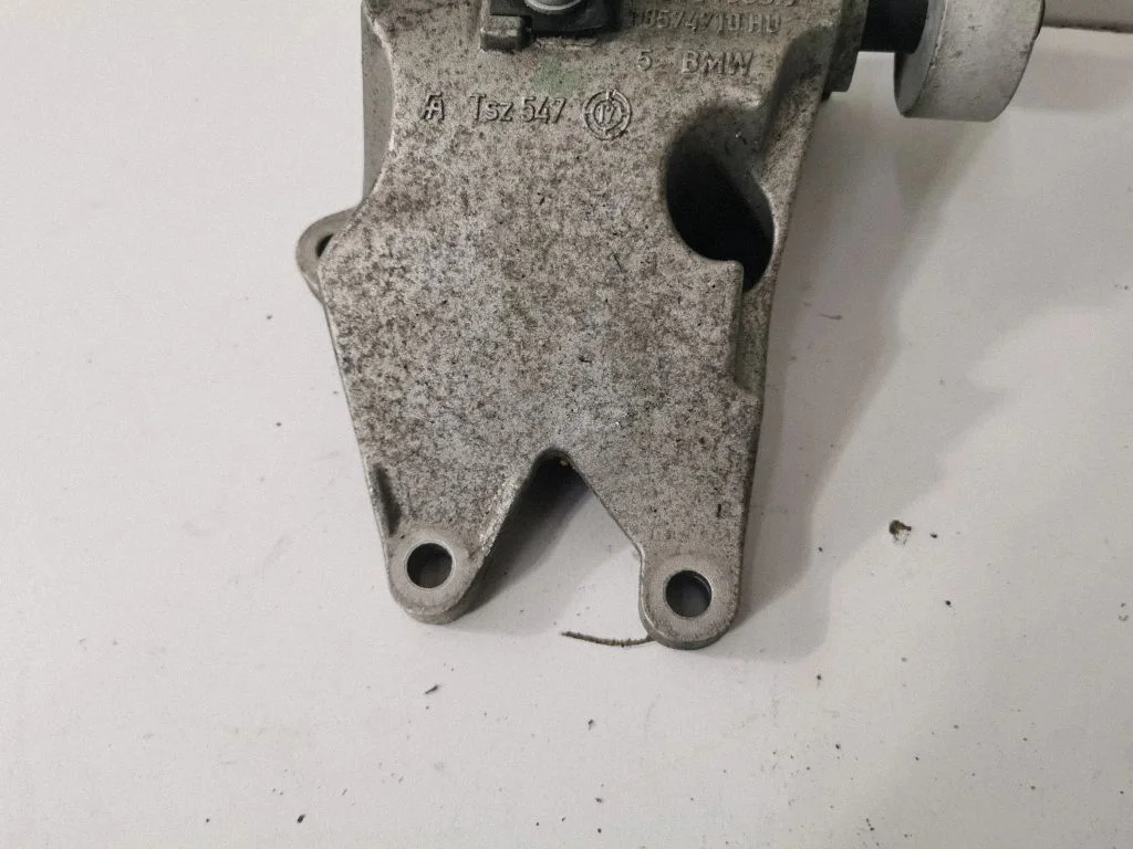 Engine mounting bracket – BMW 7 Series G11 G12 (2015-2022)