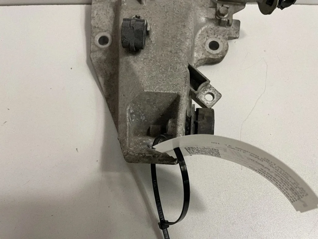 Engine mounting bracket – BMW 3 Series E90 E91 (2005-2012)