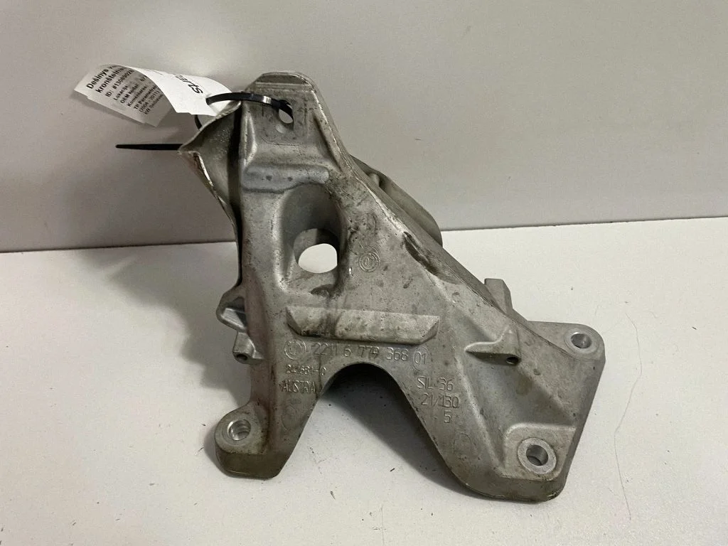 Engine mounting bracket – BMW 3 Series E90 E91 (2005-2012)