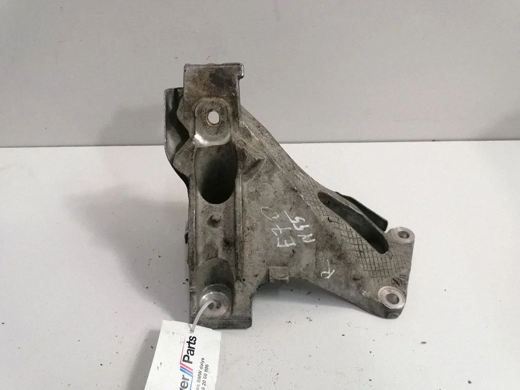 Engine mounting bracket – BMW X5 E70 (2006-2013)