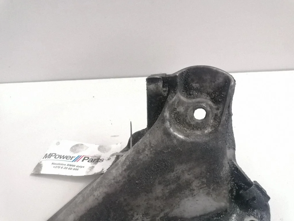 Dzinēja stiprinājuma kronšteins – BMW 5. sērija E60 E61 (2004-2010)