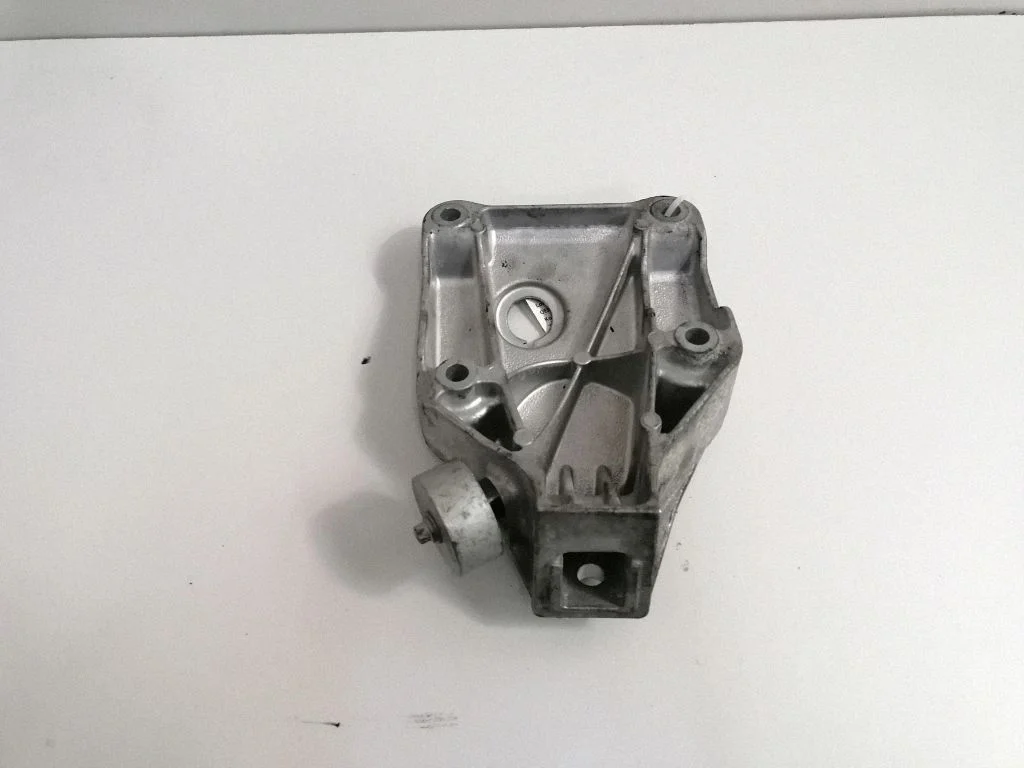 Wspornik silnika – BMW Seria 6 F06 Gran coupe (2012-2018)