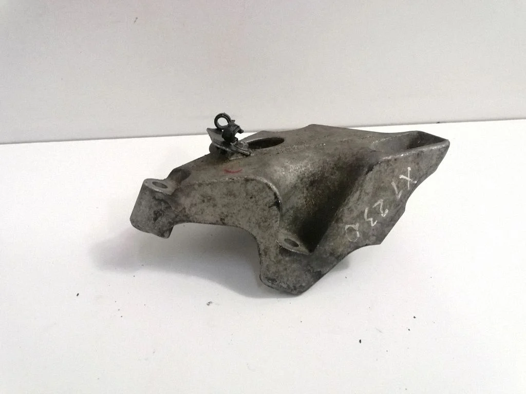 Engine mounting bracket – BMW 3 Series E90 E91 (2005-2012)