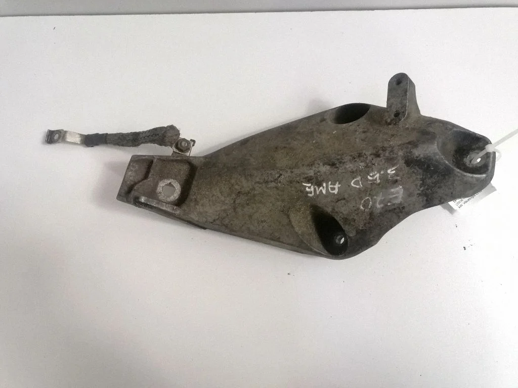 Dzinēja stiprinājuma kronšteins – BMW X5 E70 (2006-2013)