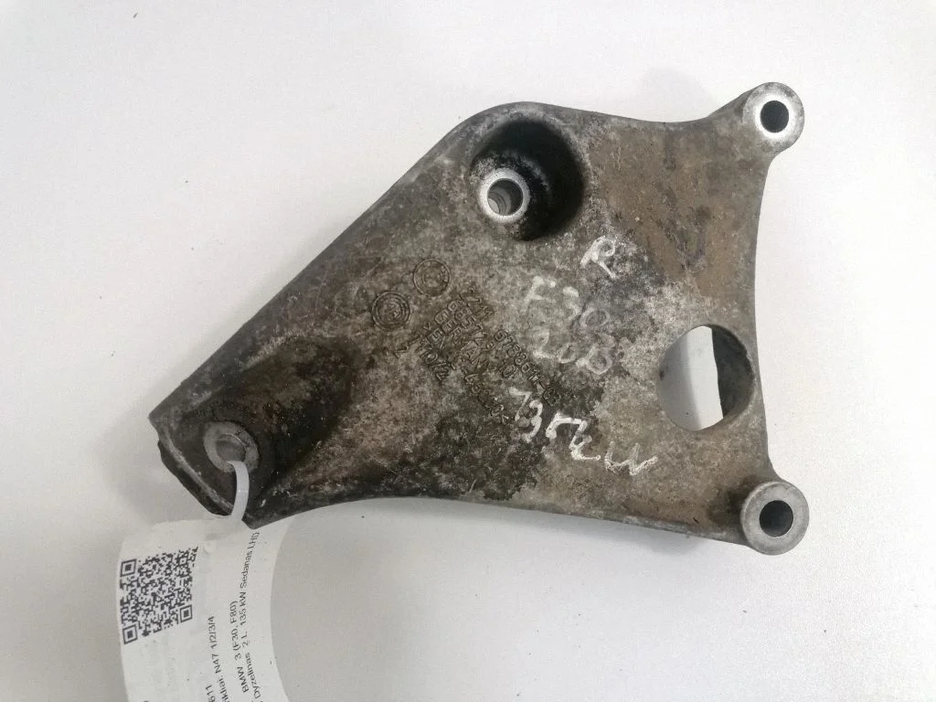Dzinēja stiprinājuma kronšteins – BMW 3. sērija F30 F35 F31 (2012-2018)