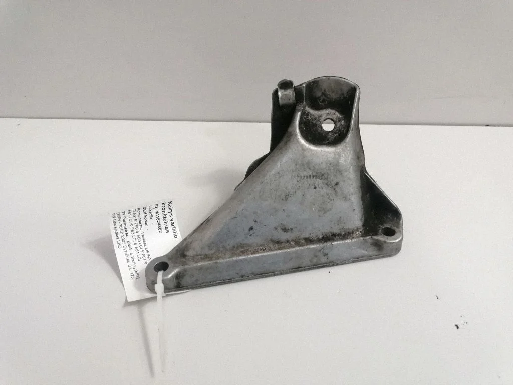 Dzinēja stiprinājuma kronšteins – BMW 5. sērija E60 E61 (2004-2010)