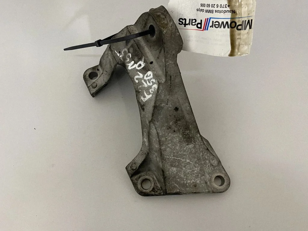 Dzinēja stiprinājuma kronšteins – BMW 4. sērija F32 F33 (2013-2020)