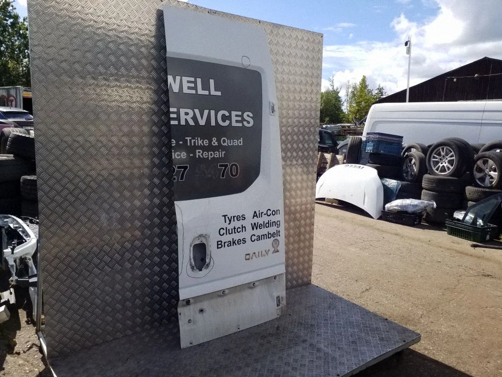 Back/rear loading door – right