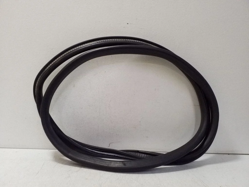 Loading door rubber seal (on body)