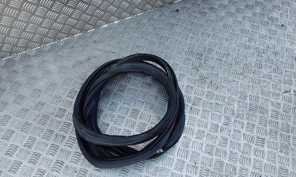 Laadimisukse tihend (kere pool) – BMW X6 E71 (2008-2014)