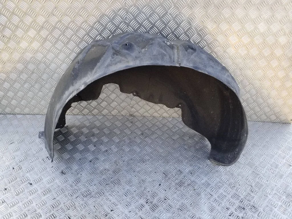 Tagumine poritiivakate 7P5810971C