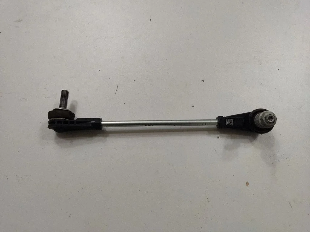 Eesmise stabilisaatori varras (link) – BMW X4 G02 (2018-)